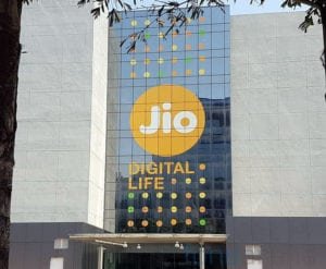 Reliance Jio Happy New Year 2018 plans launched starting Rs 199 Reliance Jio Happy New Year 2018 plans launched starting Rs 199